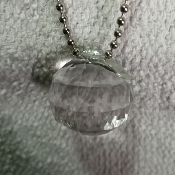 Large clear faceted plastic ball on ball chain silvertone - Picture 2 of 5